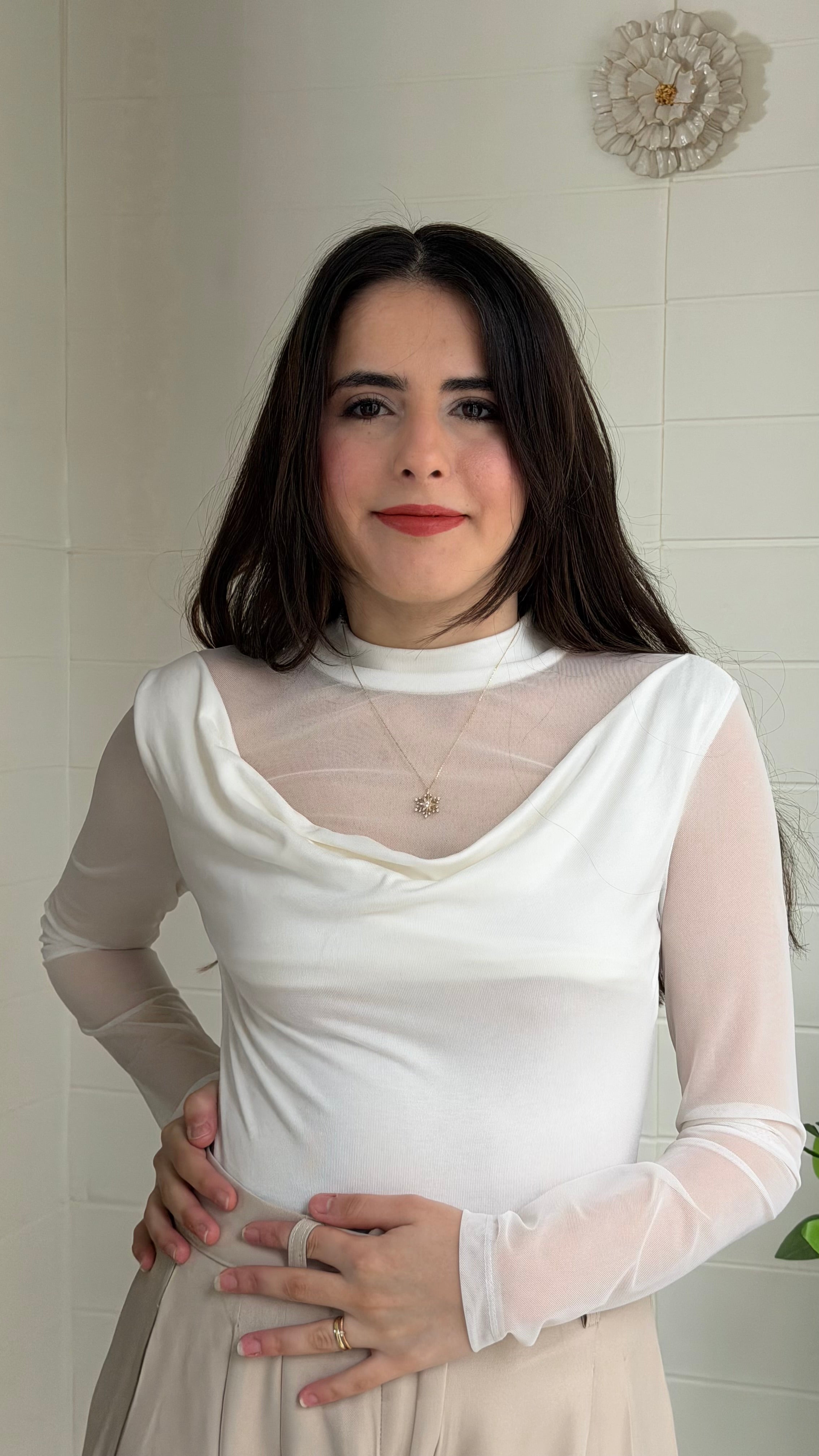 Tül Garnili Degaje Yaka Bluz