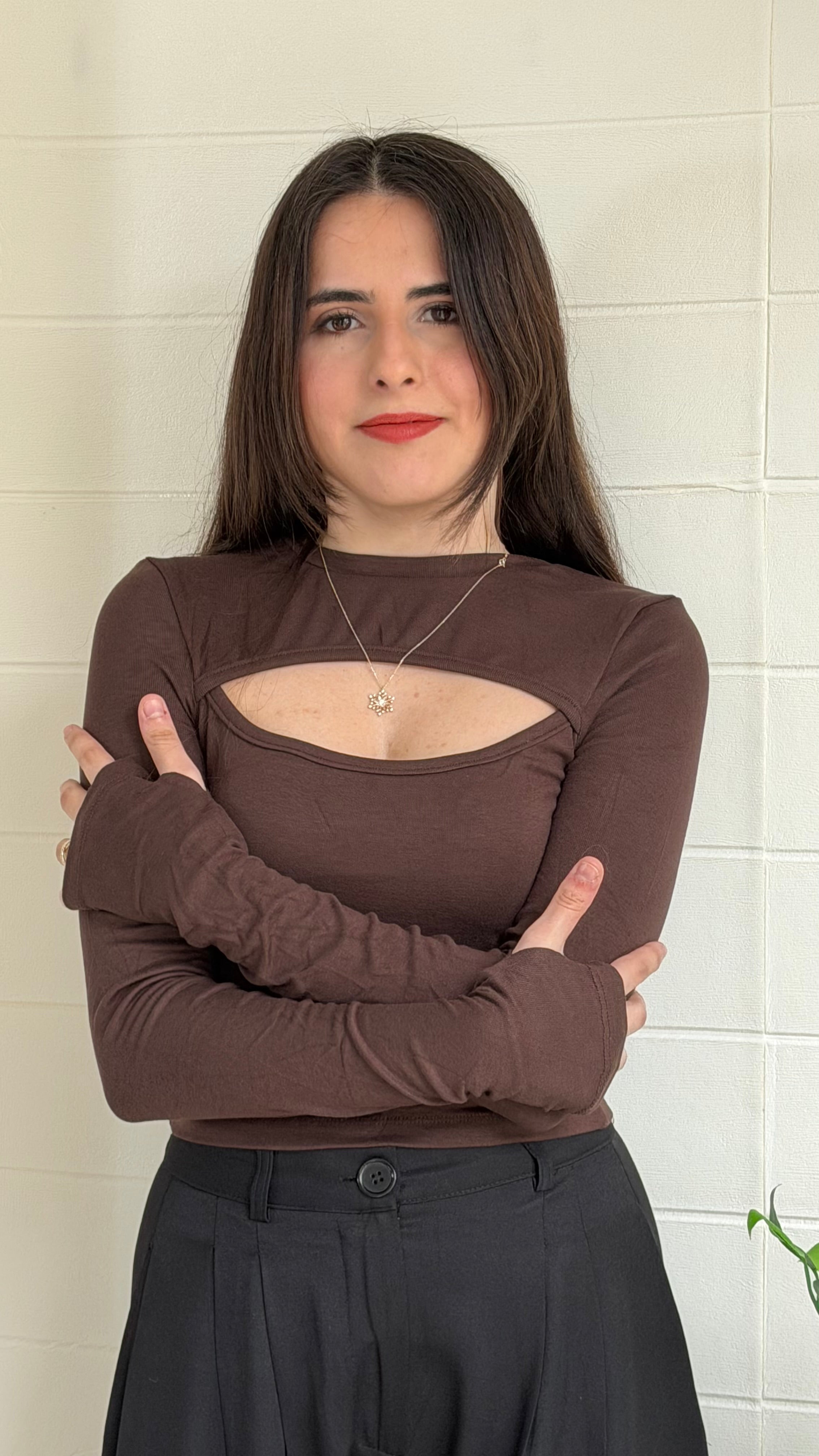 Parmak Geçmeli Göğüs Dekolteli Bluz