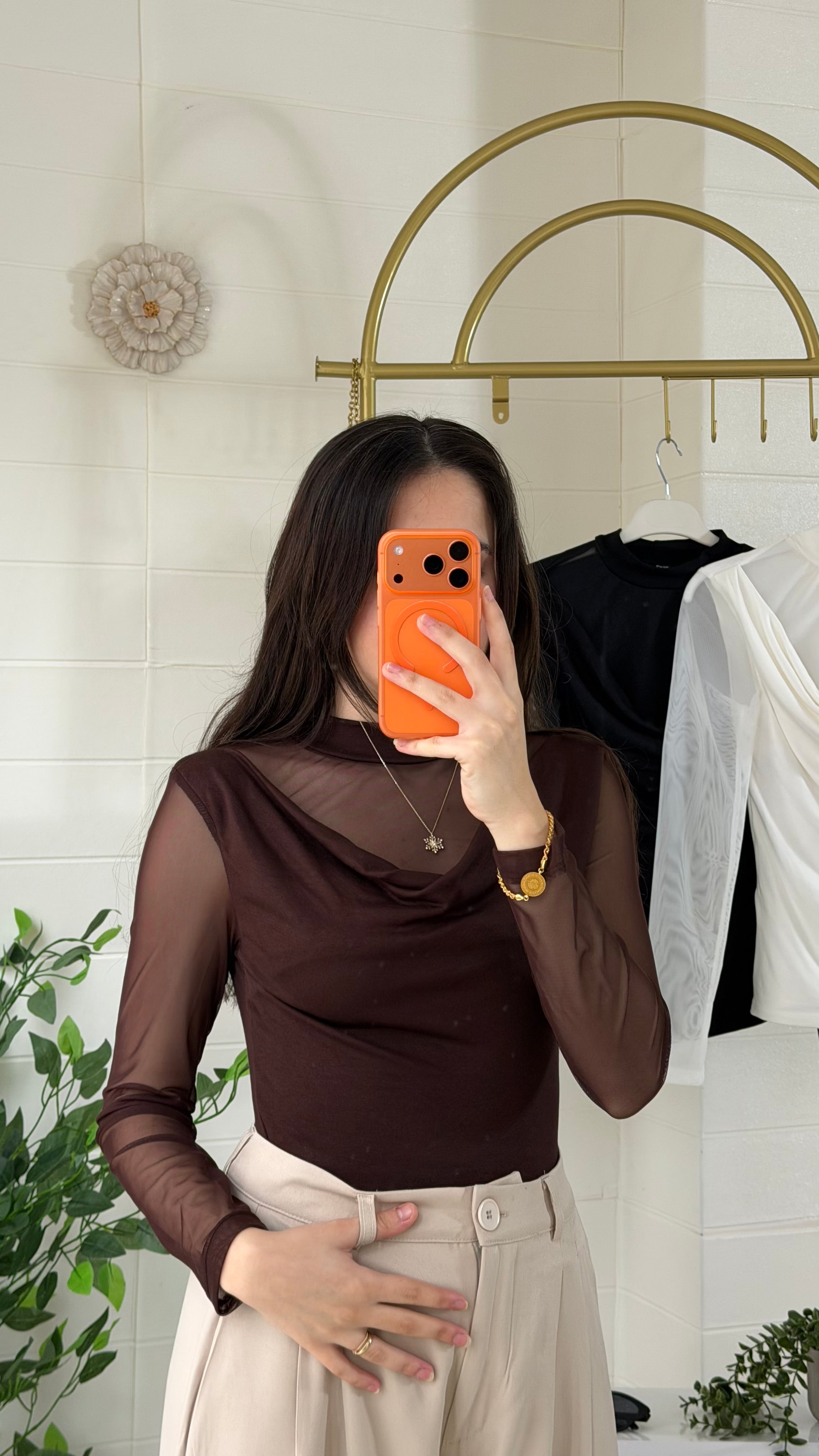 Tül Garnili Degaje Yaka Bluz