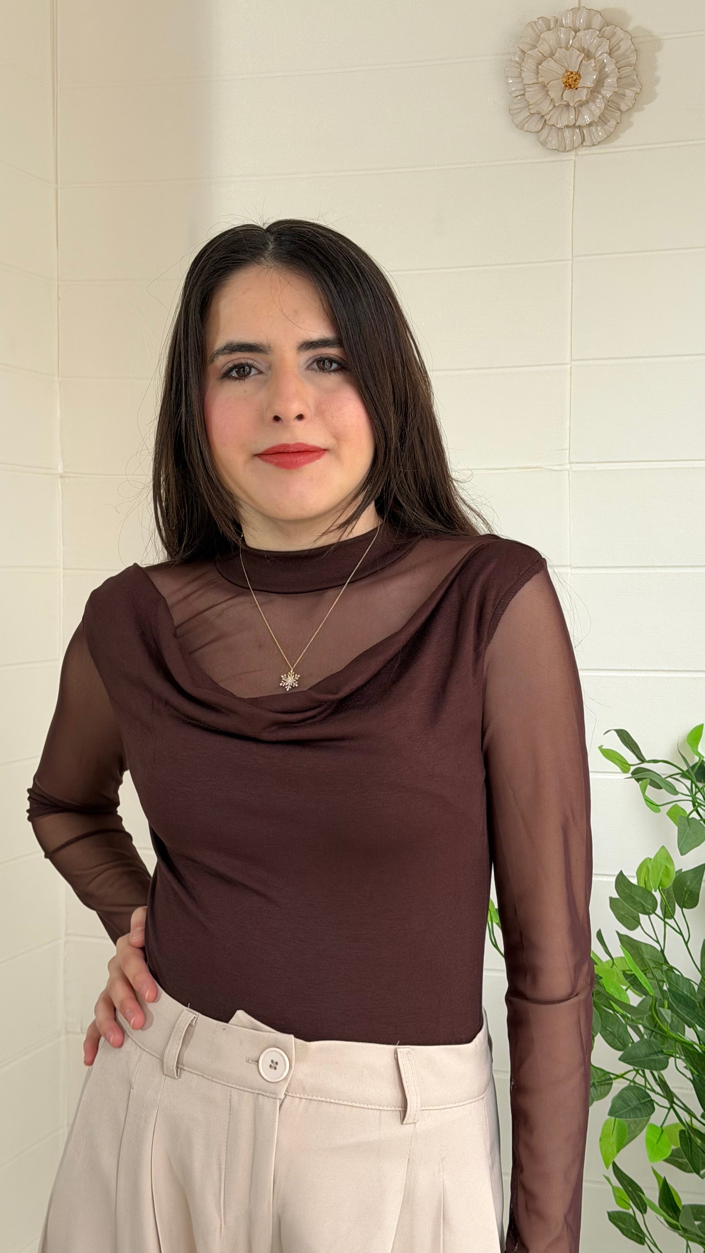 Tül Garnili Degaje Yaka Bluz