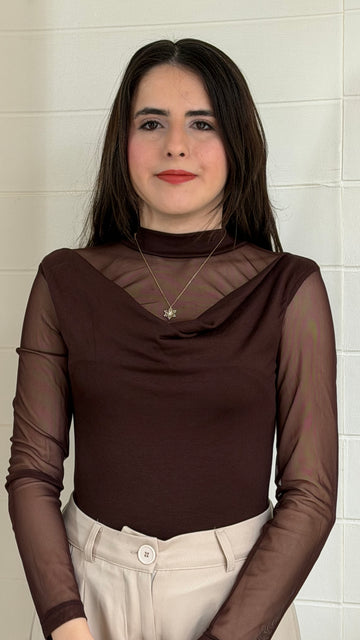 Tül Garnili Degaje Yaka Bluz