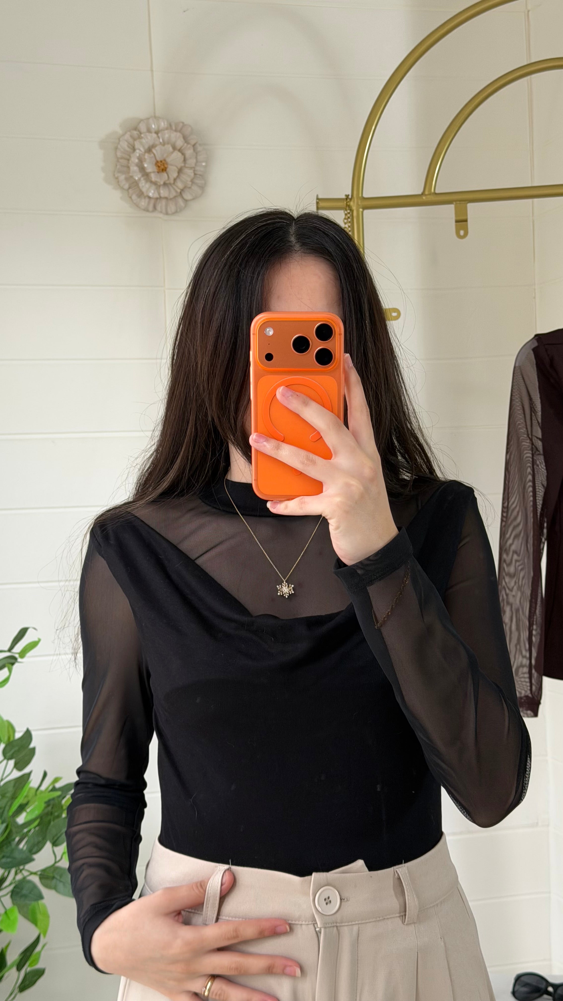 Tül Garnili Degaje Yaka Bluz