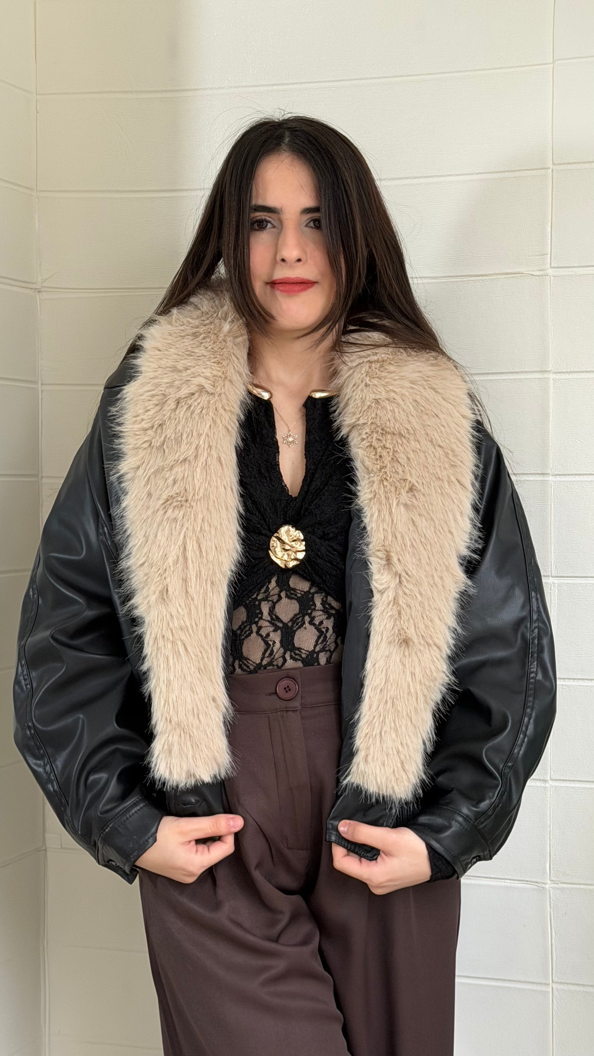 Yakası Kürklü Mont