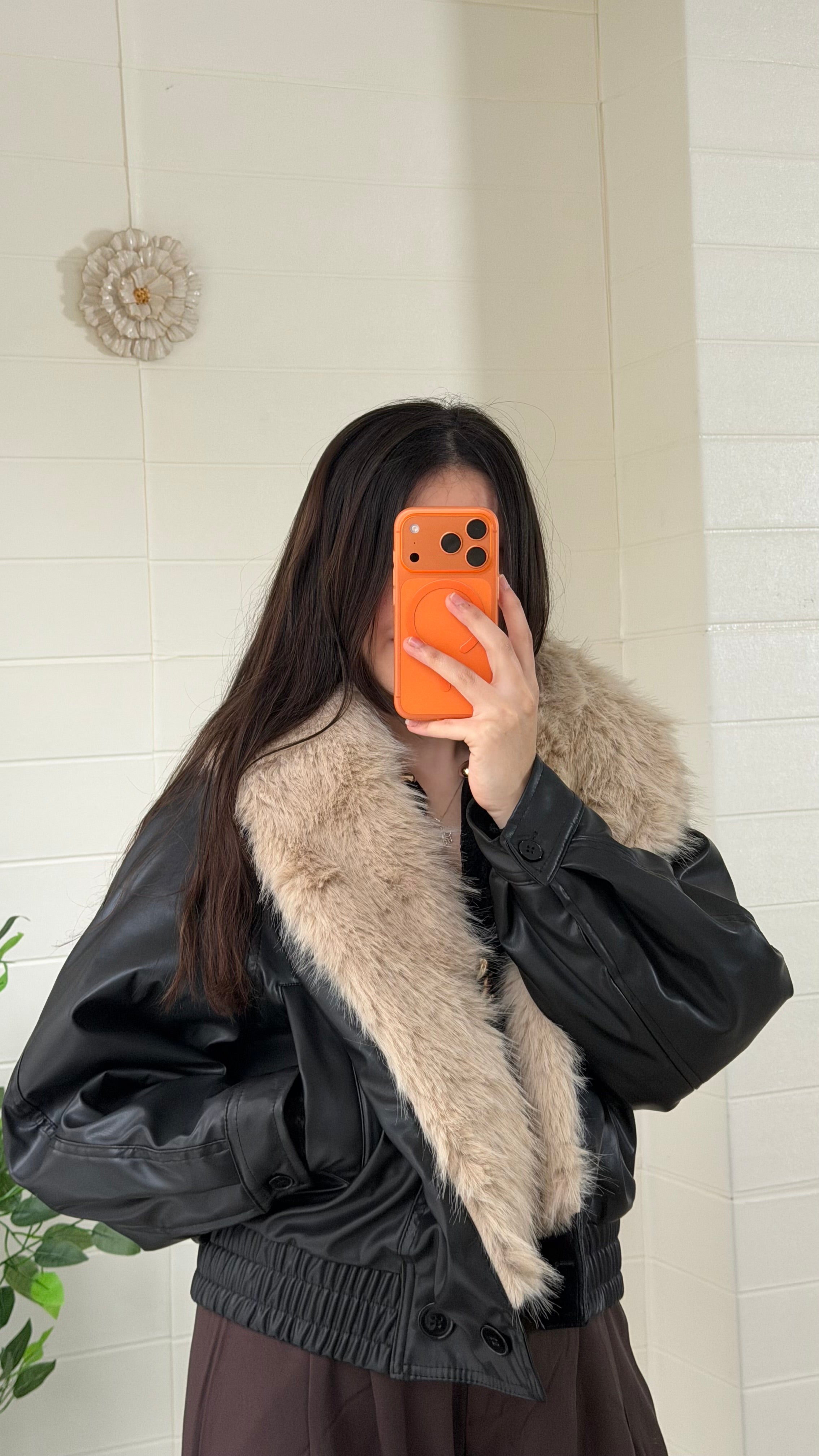 Yakası Kürklü Mont