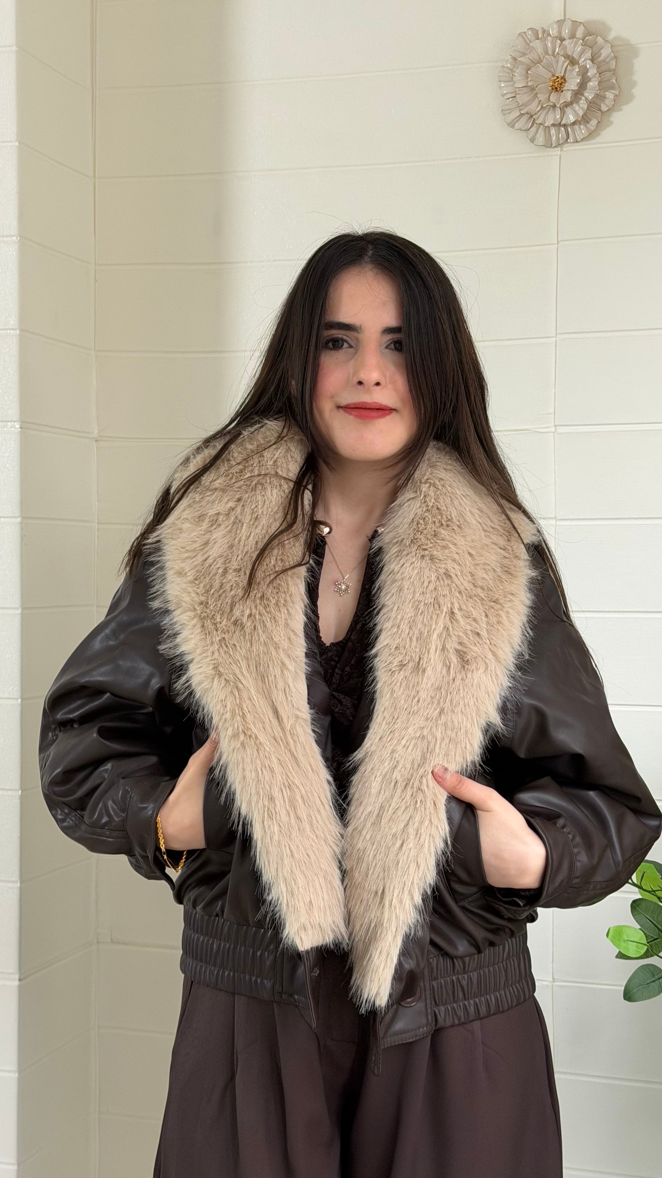 Yakası Kürklü Mont