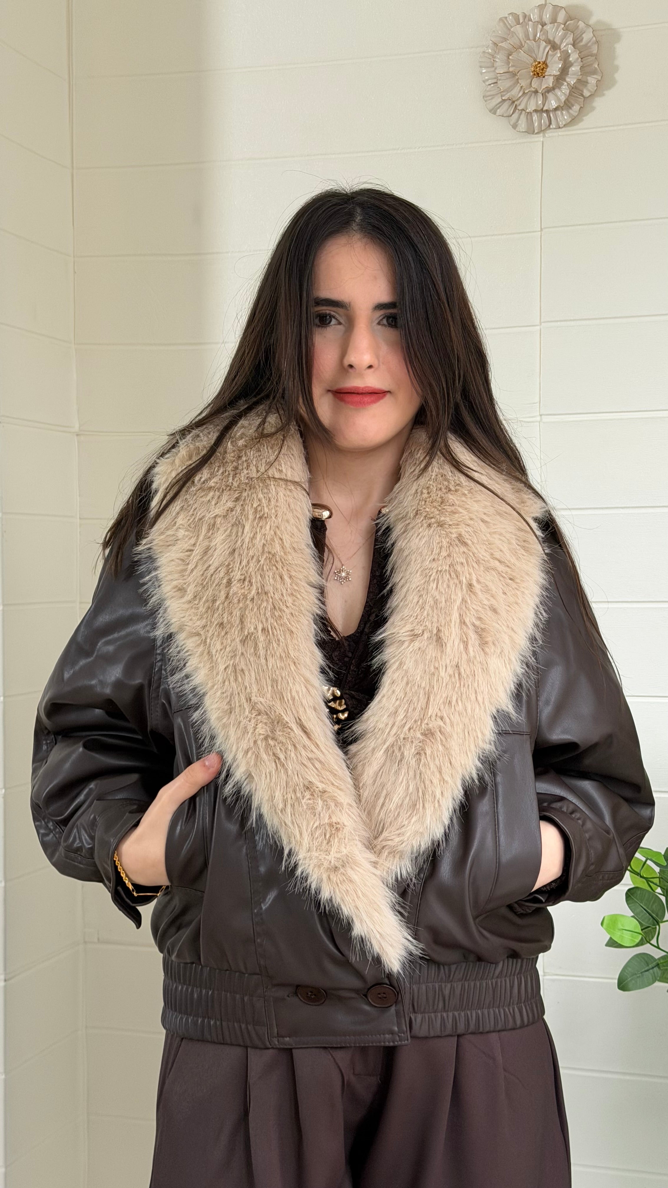 Yakası Kürklü Mont