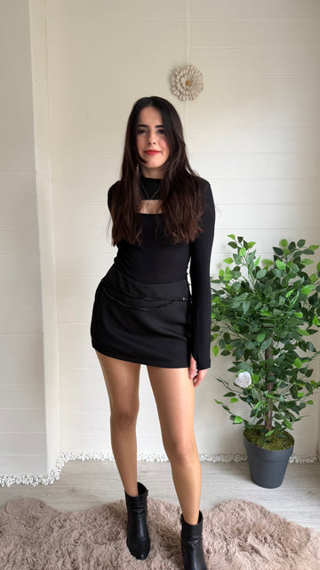 Kemer Detaylı Şort Etek