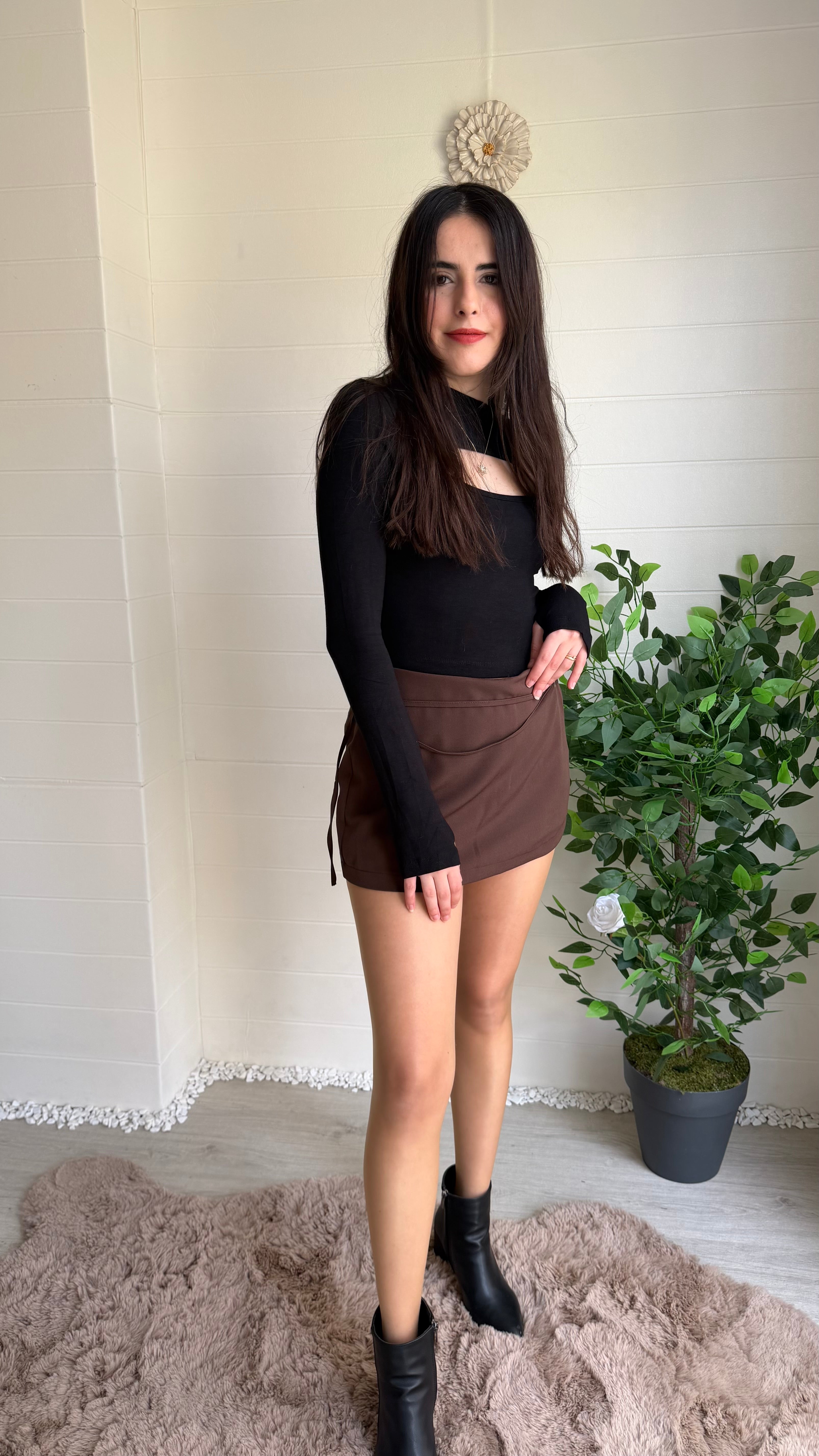 Kemer Detaylı Şort Etek