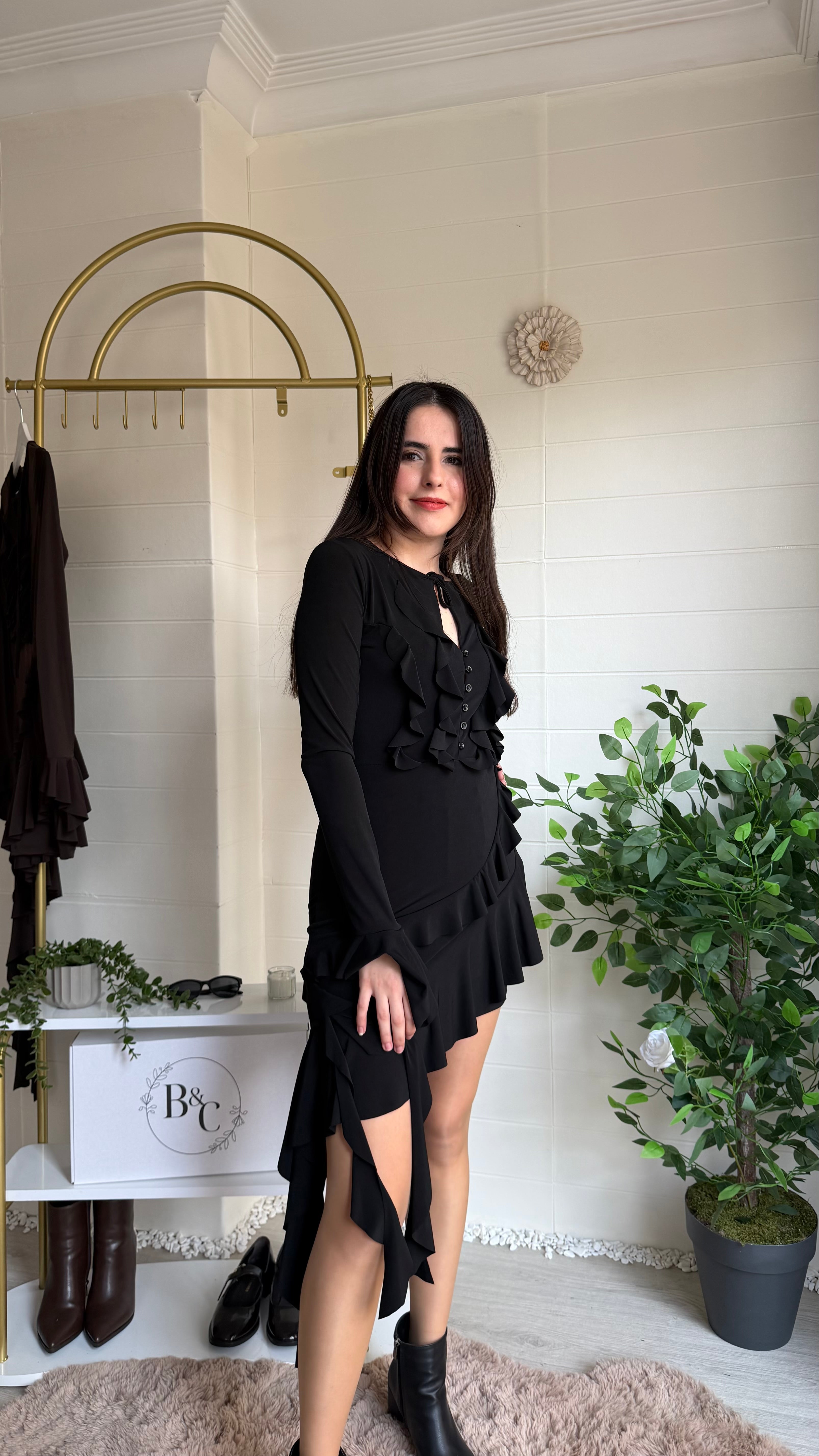 Fırfırlı Asimetrik Elbise