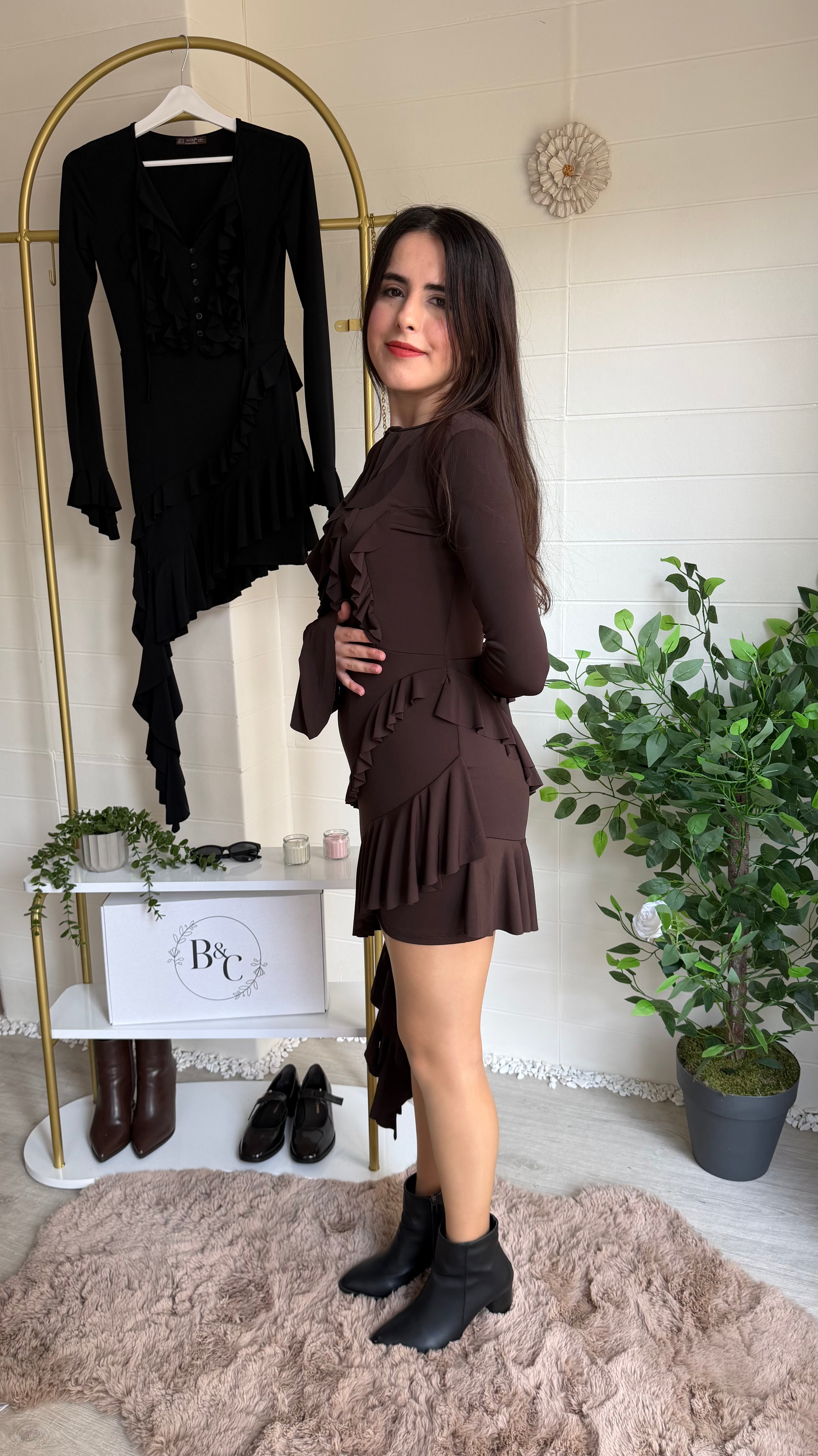 Fırfırlı Asimetrik Elbise