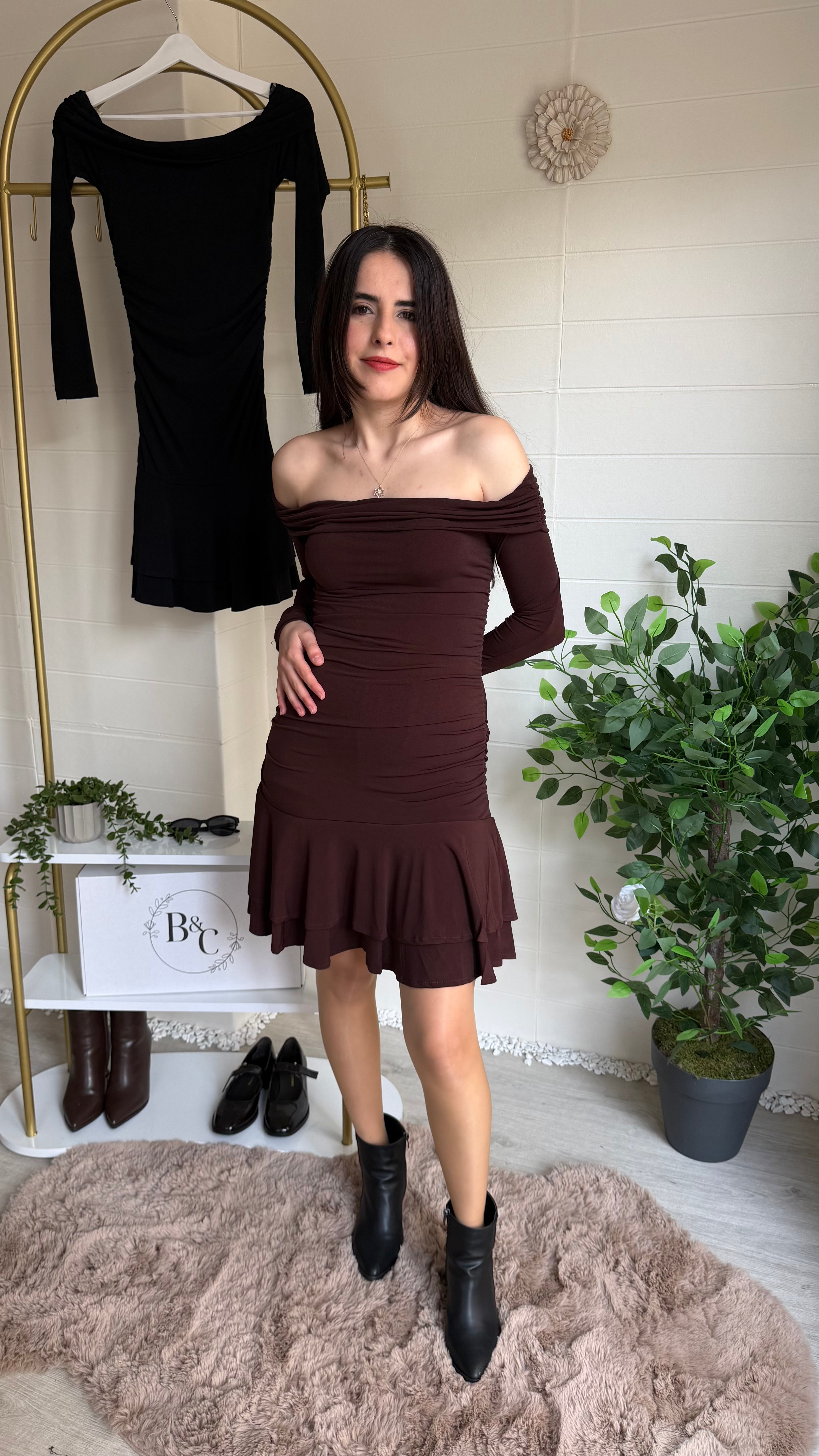 Madonna Yaka Fırfırlı Mini Elbise