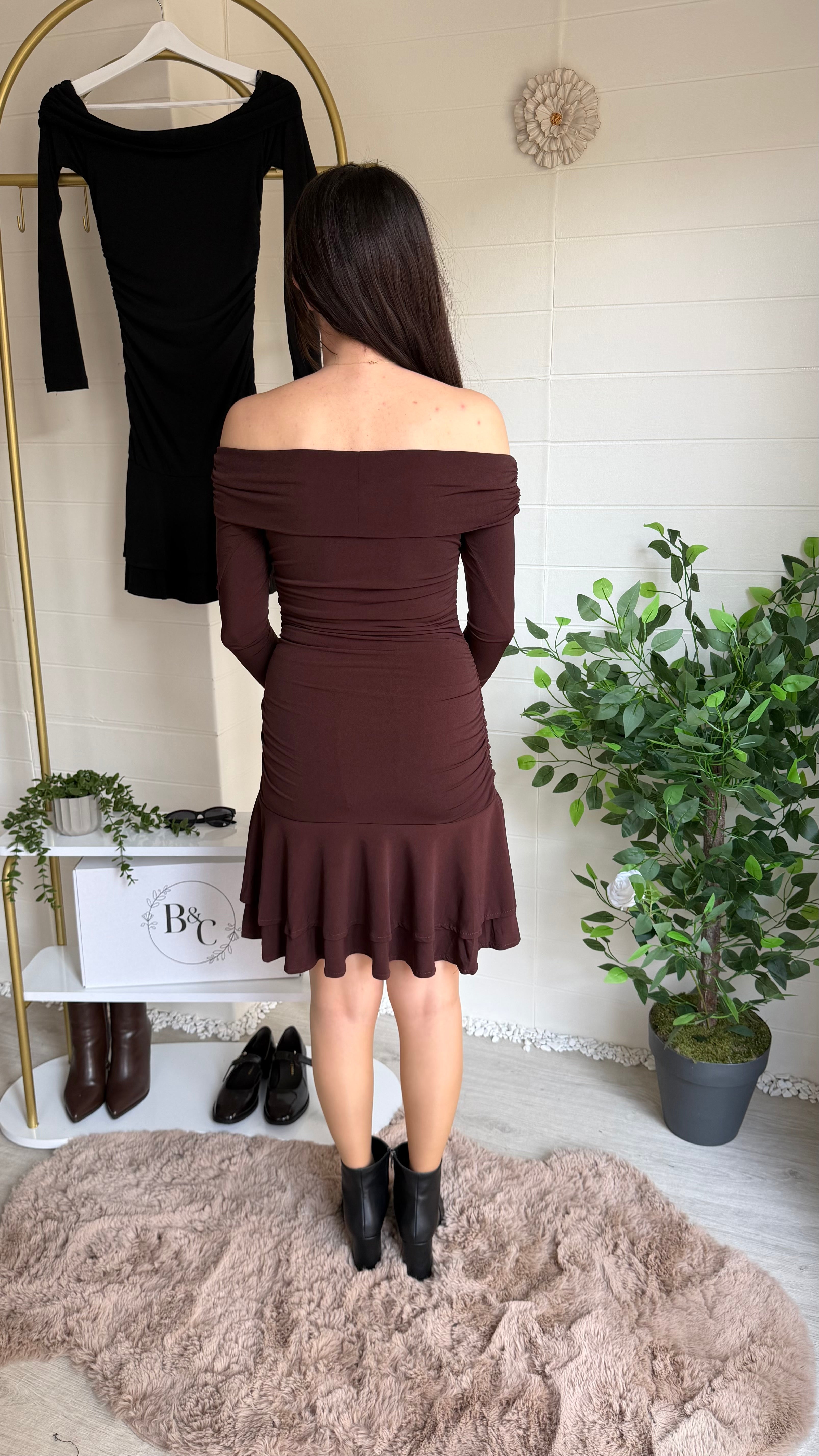 Madonna Yaka Fırfırlı Mini Elbise