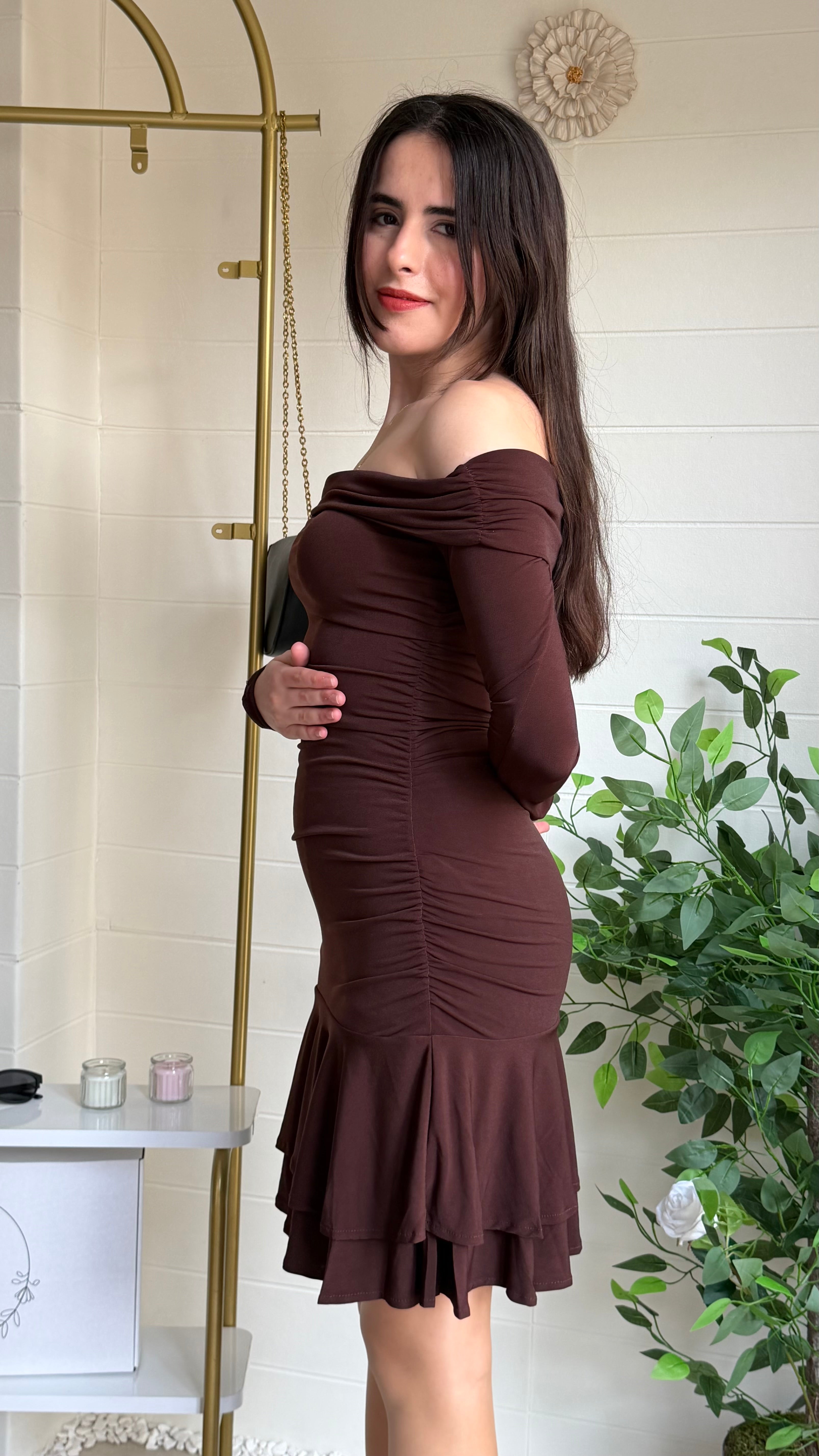 Madonna Yaka Fırfırlı Mini Elbise