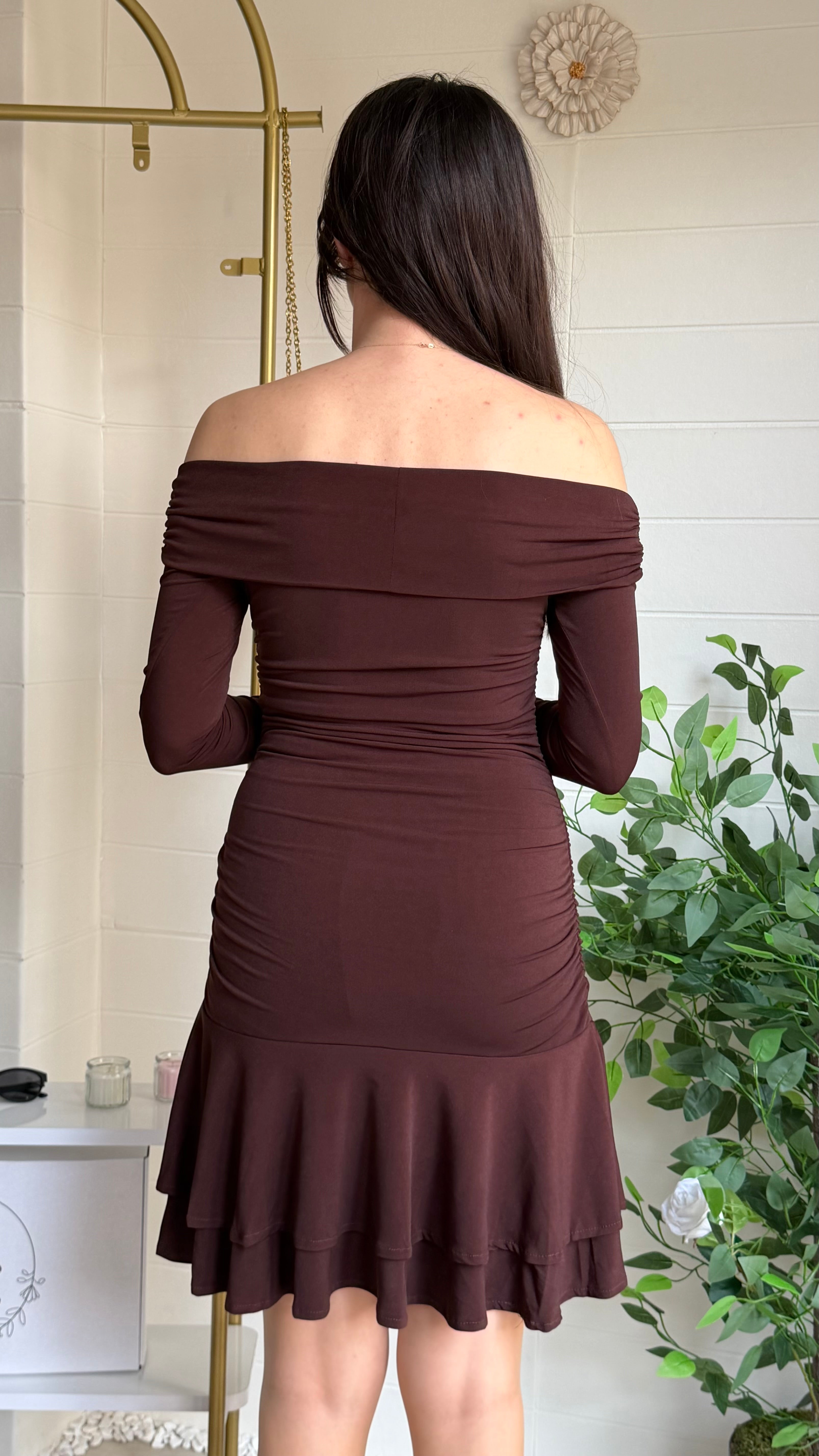 Madonna Yaka Fırfırlı Mini Elbise