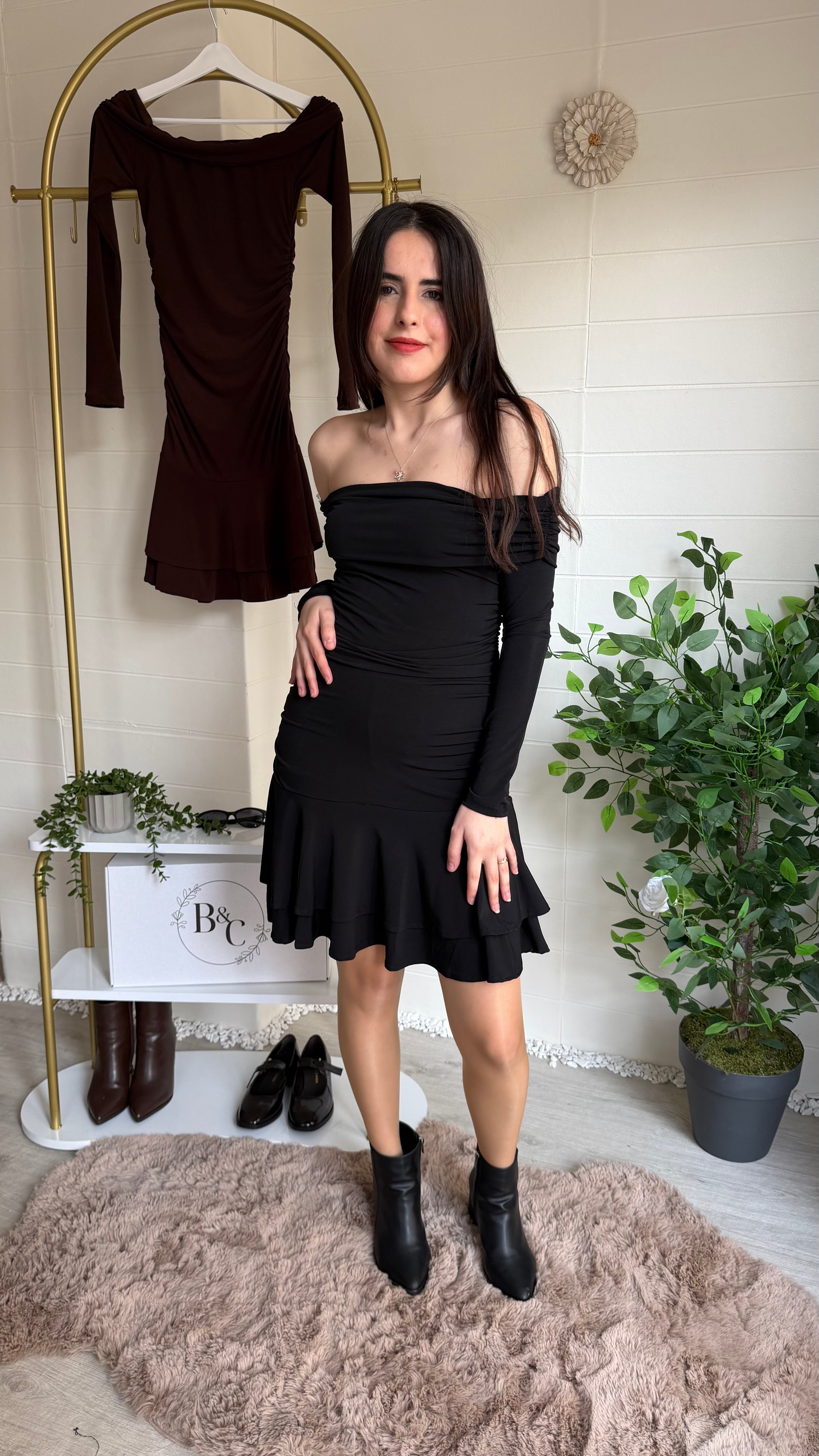 Madonna Yaka Fırfırlı Mini Elbise