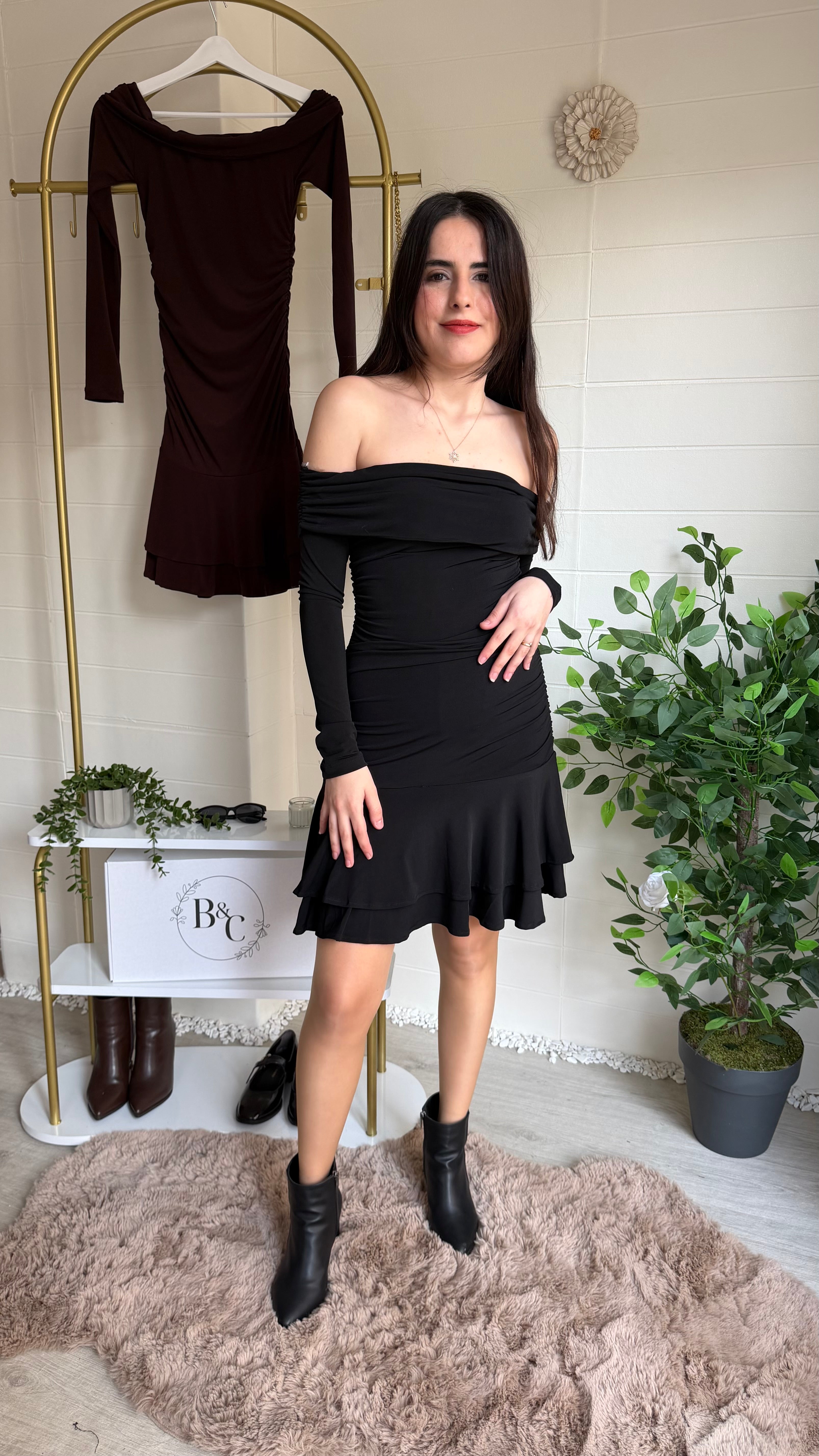 Madonna Yaka Fırfırlı Mini Elbise