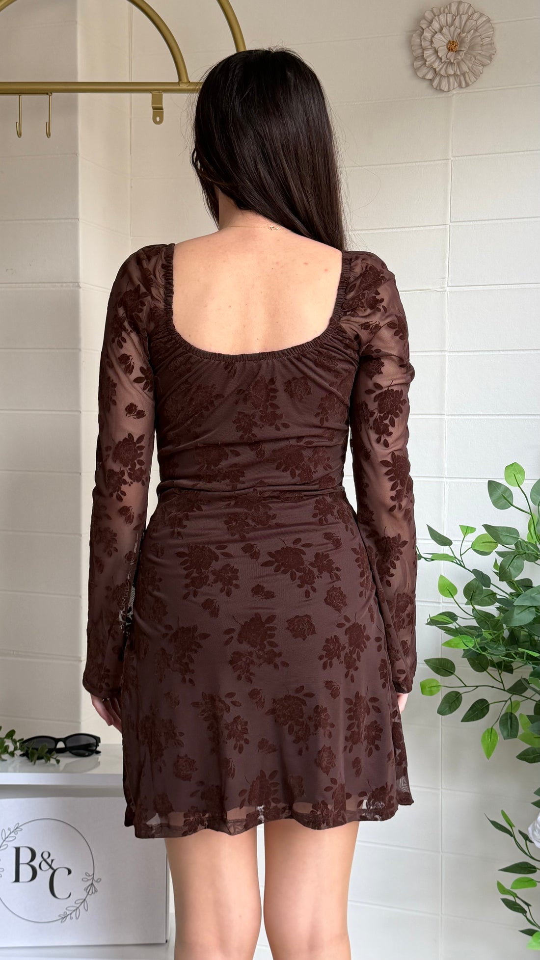 Tül Flok Göğsü Büzgülü Kısa Elbise