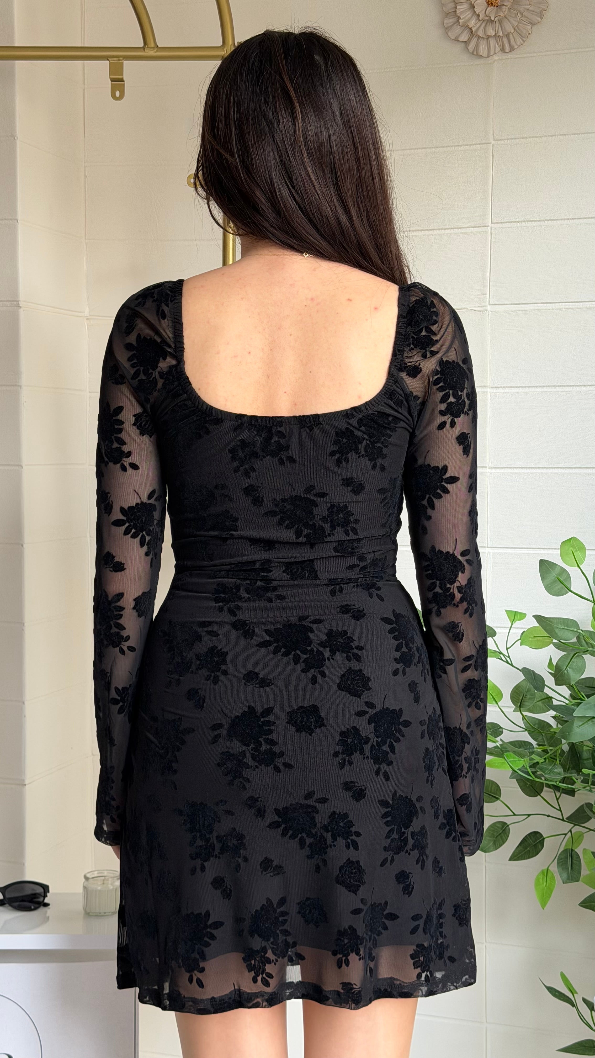 Tül Flok Göğsü Büzgülü Kısa Elbise