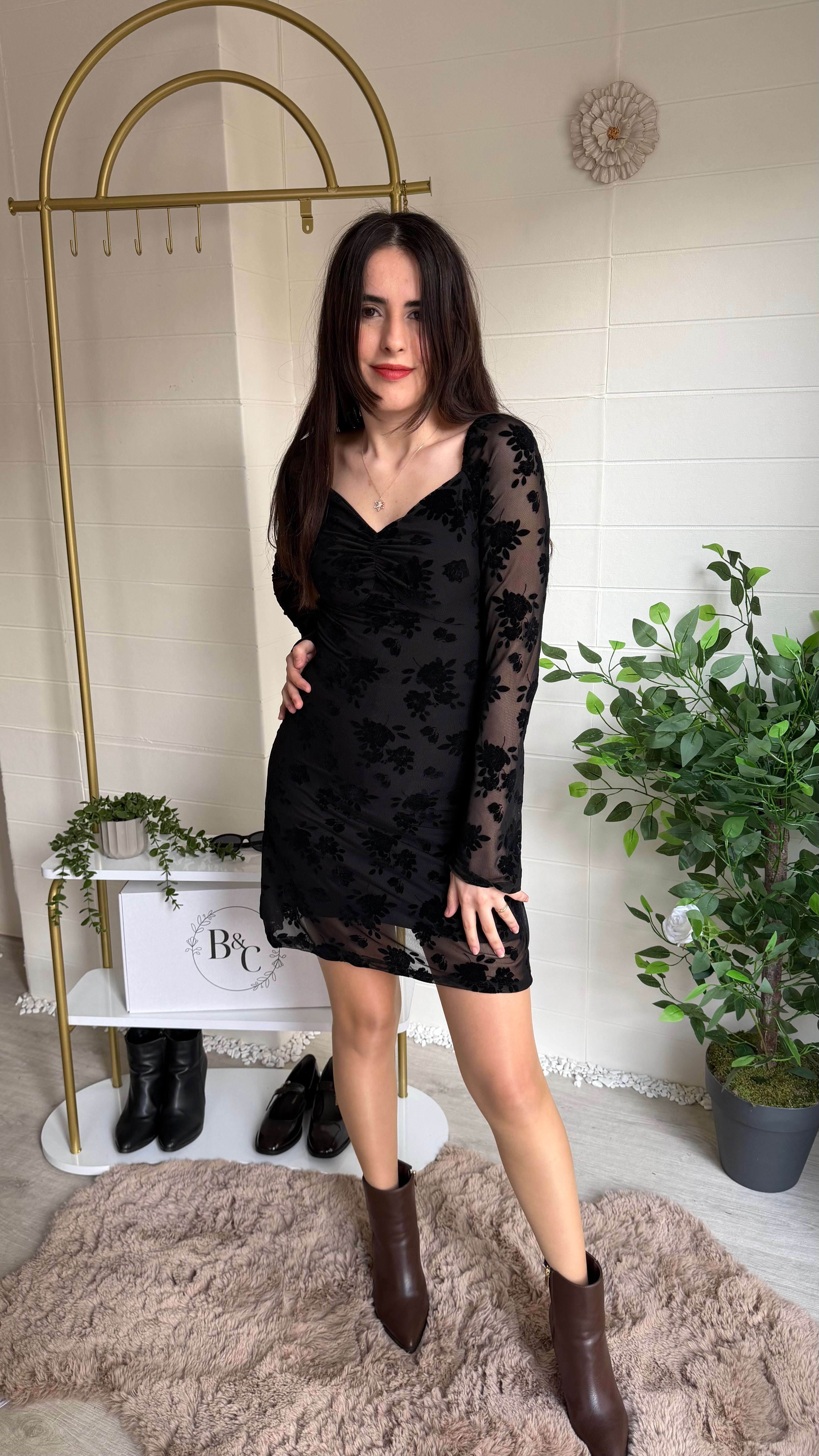 Tül Flok Göğsü Büzgülü Kısa Elbise